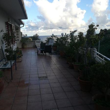 La Casa Delle Delizie Hotel Messina Kültér fotó